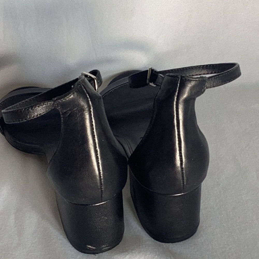 STEVE MADDEN SHOES - Picture 3 of 9